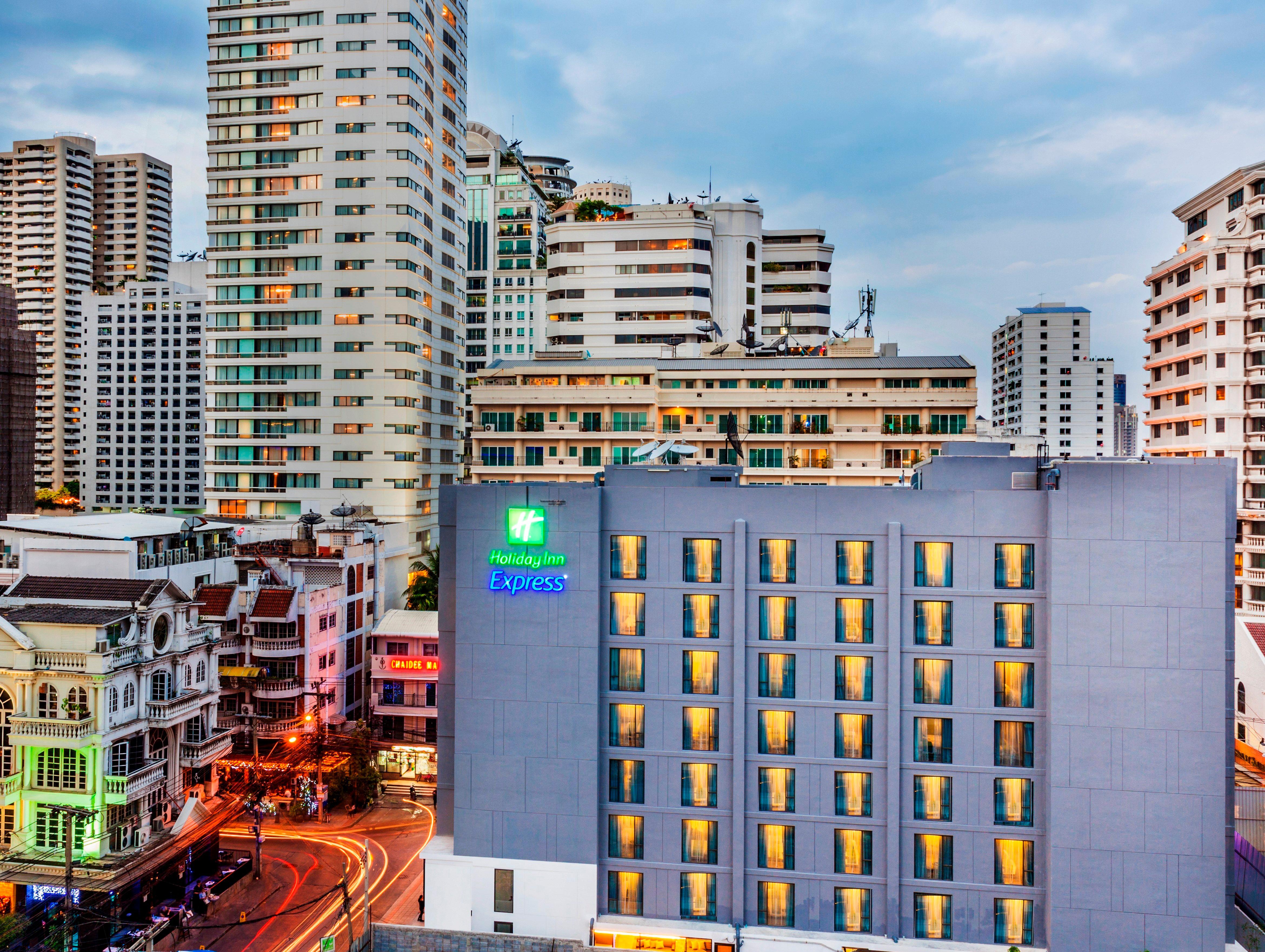 Holiday Inn Express Bangkok Sukhumvit 11, An Ihg Hotel Экстерьер фото